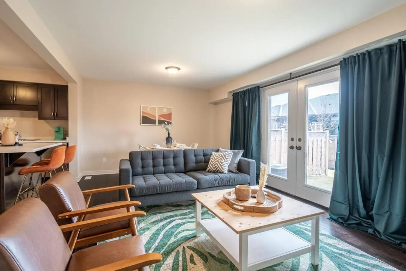 Holiday home 6Min To Niagara Falls - 4 Free Parking - Foosball